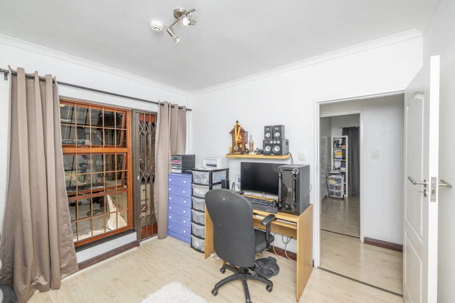 4 Bedroom Property for Sale in Sonstraal Western Cape